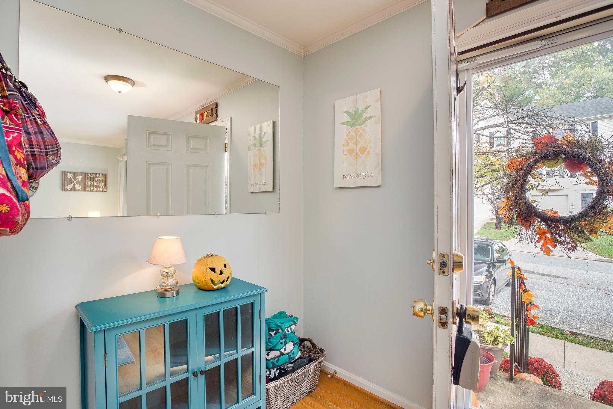 1123 Ingate Road Baltimore, MD 21227 - Photo 4 of 28 bright and welcoming foyer