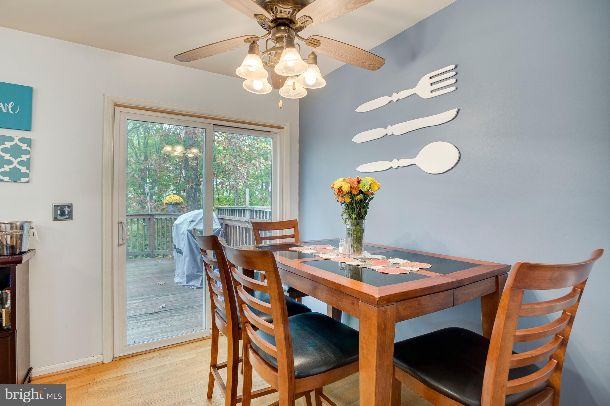 1123 Ingate Road Baltimore, MD 21227 - Photo 9 of 28 Eat-in kitchen w/slider to LG deck