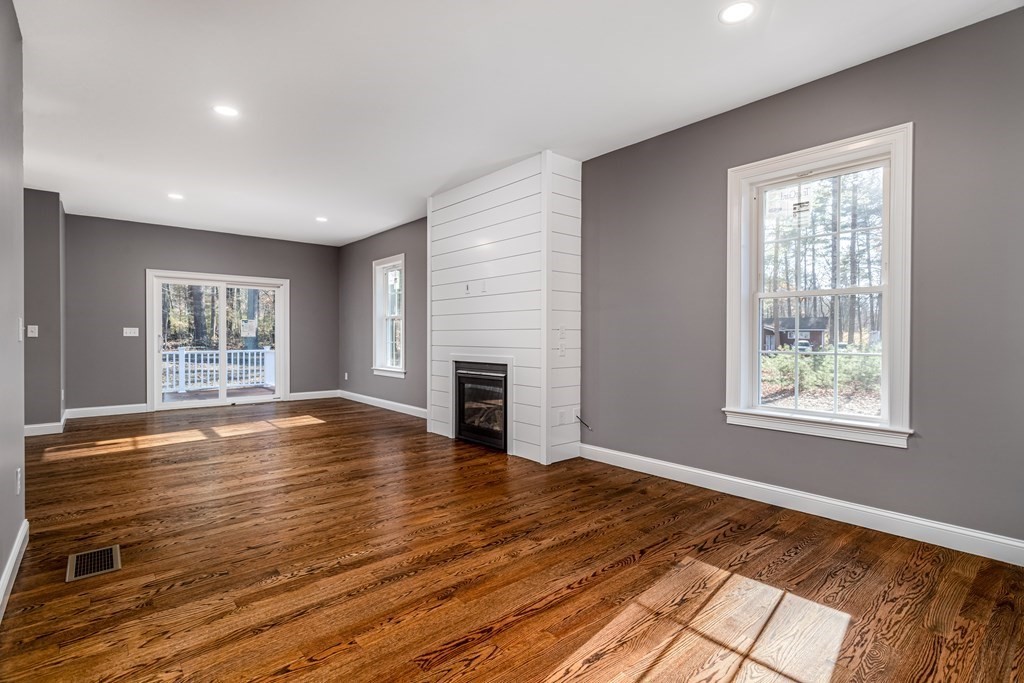117 Center Road Shirley, MA 01464 - Photo 5 of 42