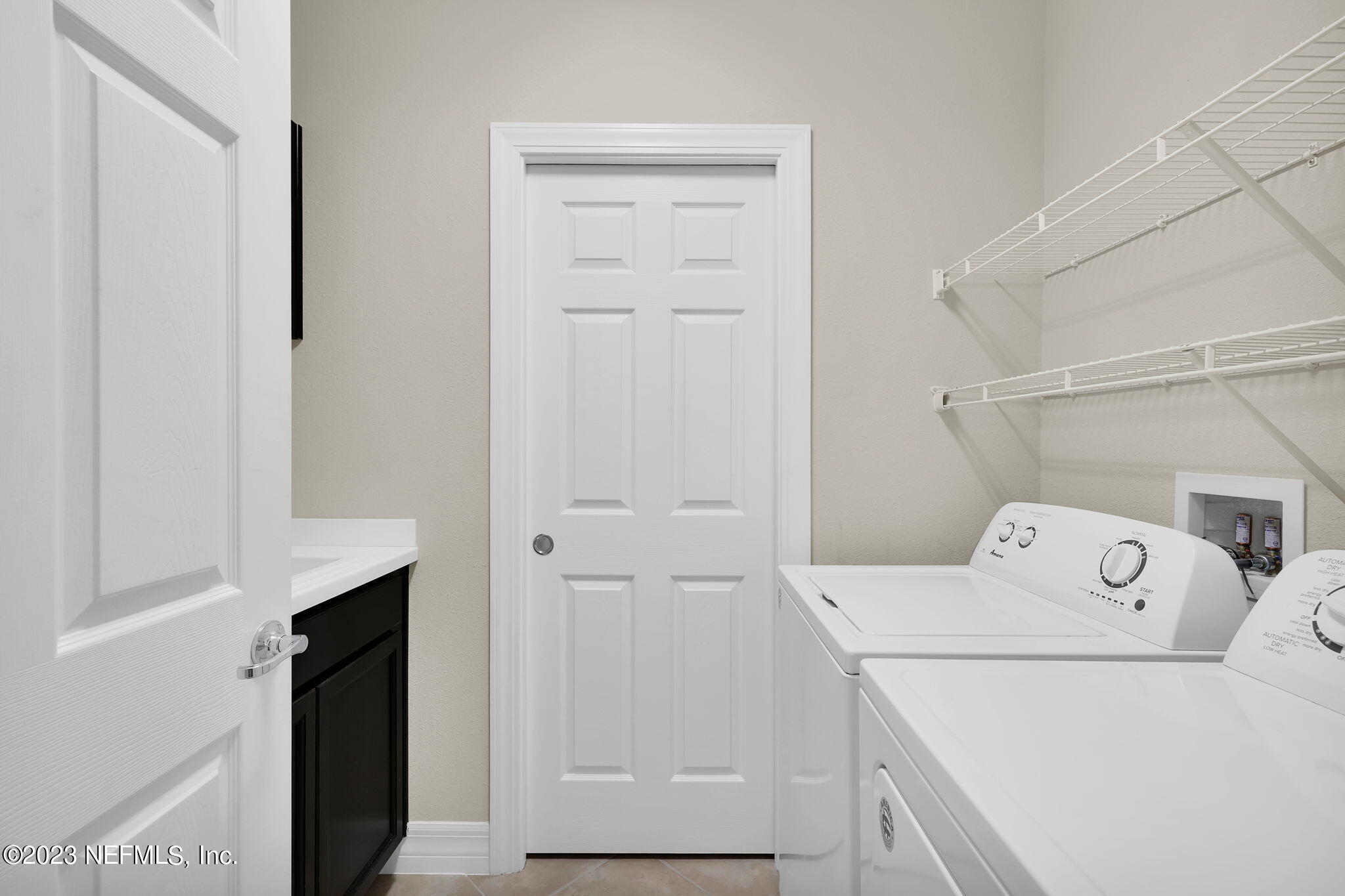 39 Lakefront Lane St. Augustine, FL 32095 - Photo 27 of 66 Laundry Room with Sink