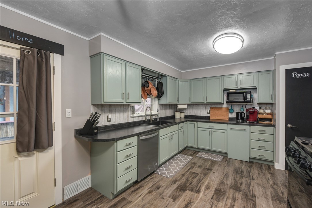 21601 Mastick Road Cleveland, OH 44126 - Photo 15 of 35