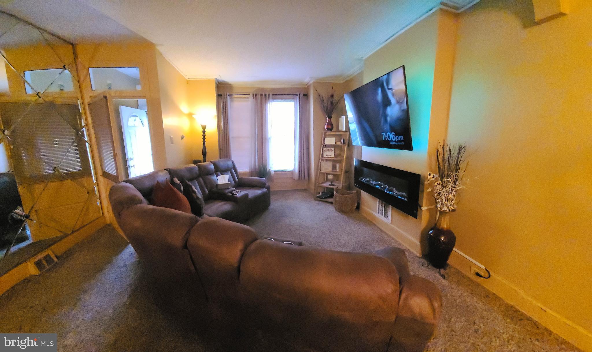 1817 Reed Street Philadelphia, PA 19146 - Photo 4 of 19