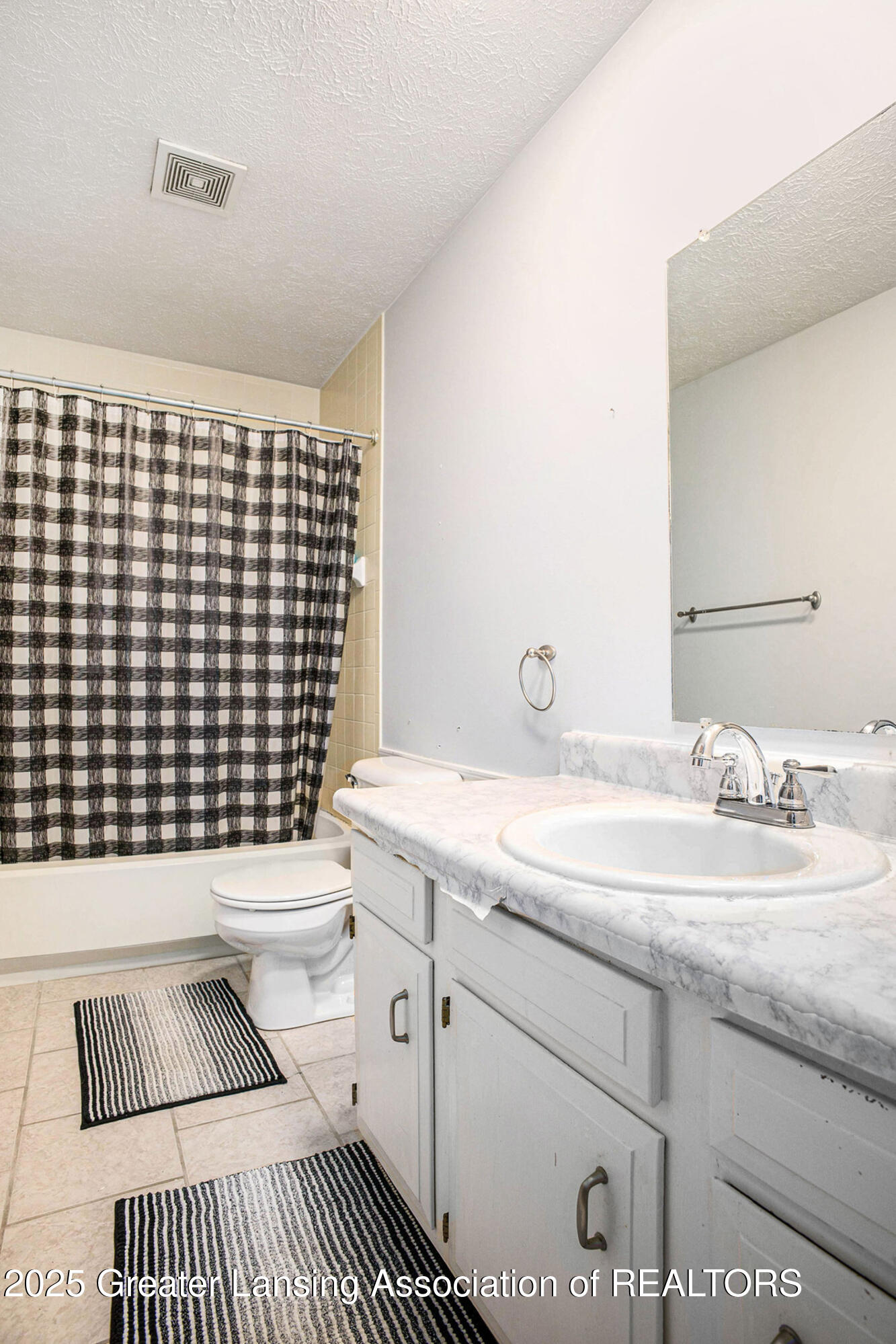 840 Armstrong Road Lansing, MI 48911 - Photo 12 of 16 012_img_7541_48