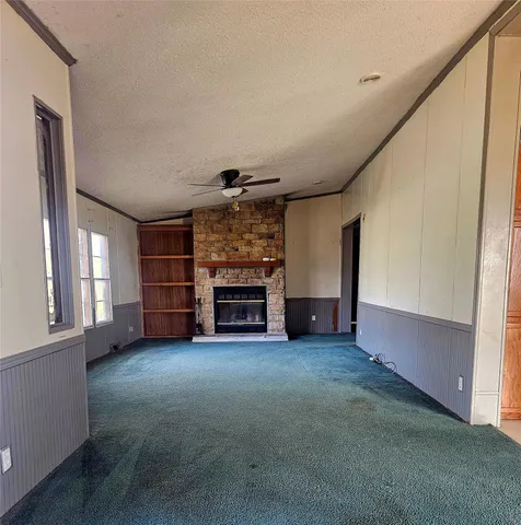 a view of a livingroom with an empty space