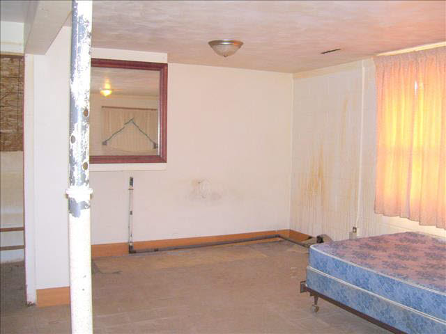 2755 East Creek Road Carleton, MI 48117 - Photo 4 of 17 20389915-3.JPG