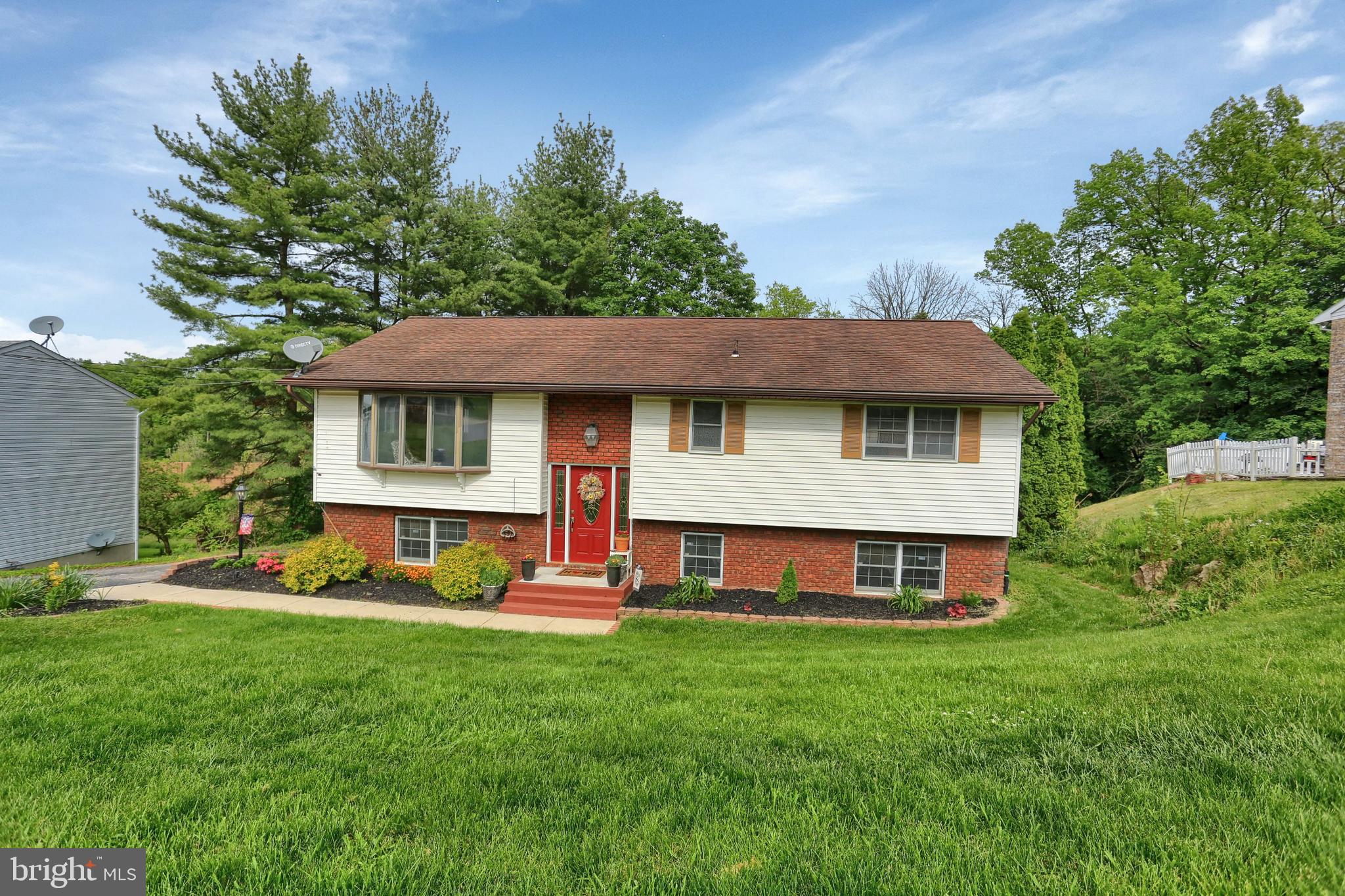 1659 Randow Road York, PA 17403 - Photo 1 of 36 Gallery Image 1