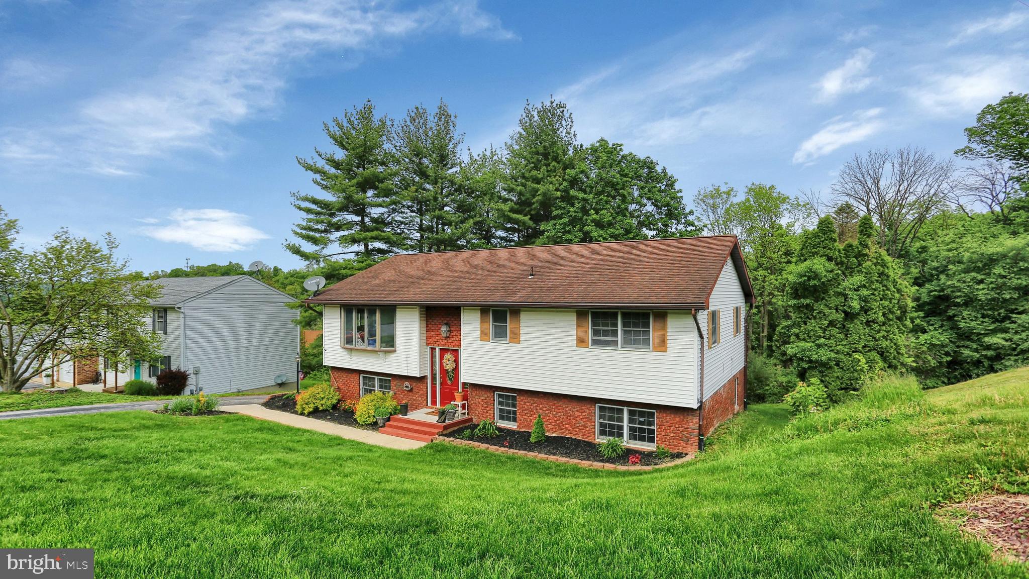 1659 Randow Road York, PA 17403 - Photo 5 of 36 Gallery Image 5