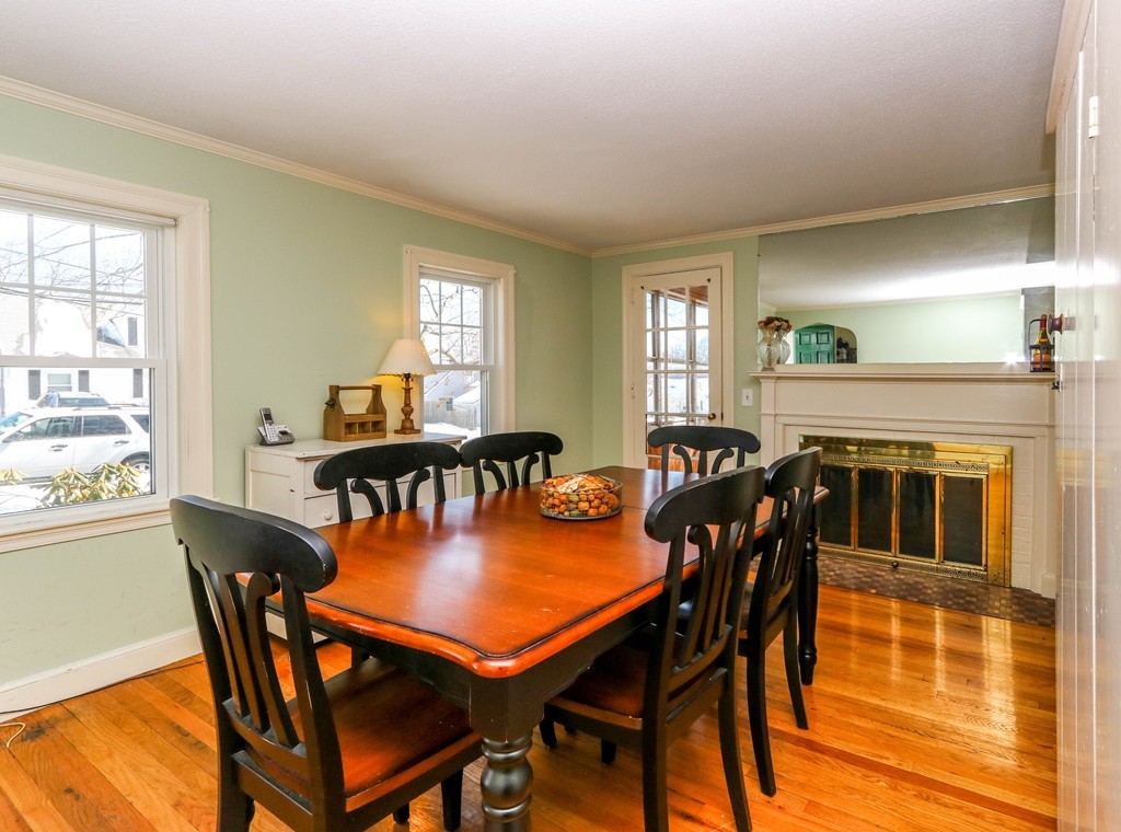 36 Cleveland Road Waltham, MA 02453 - Photo 4 of 14 Gallery Image 4