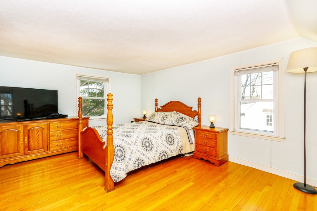 36 Cleveland Road Waltham, MA 02453 - Photo 7 of 14 Gallery Image 7