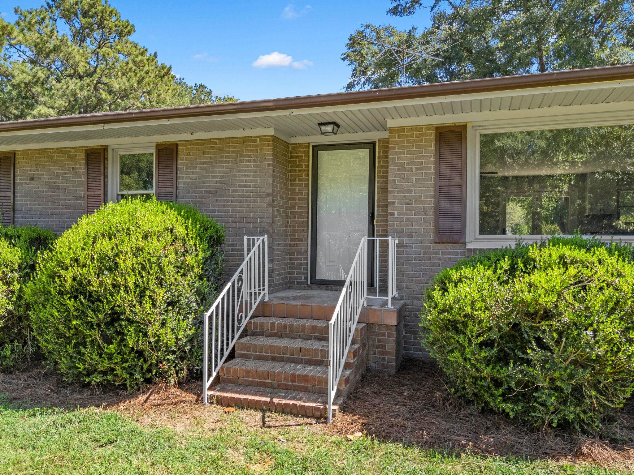 109 Lanford Road Enoree, SC 29335 - Photo 4 of 41 Gallery Image 4