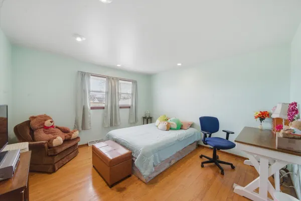 $290,000 | 7705 80th Place, Bridgeview, IL 60455
