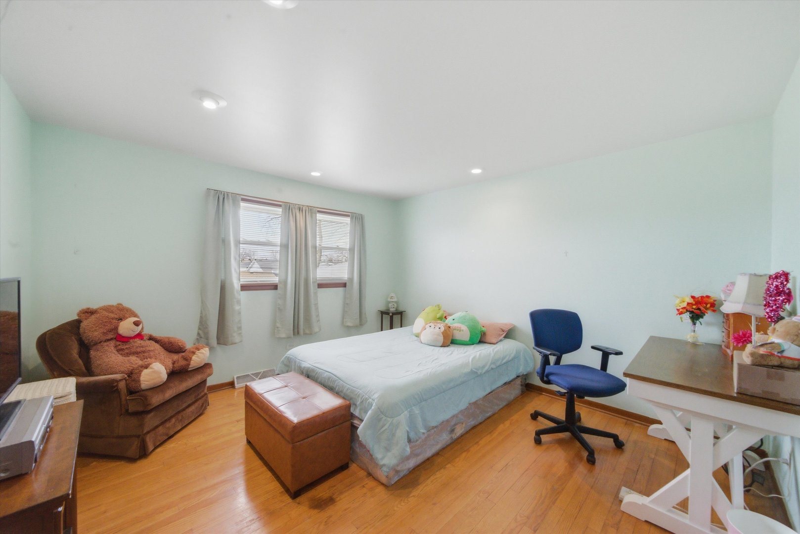 7705 80th Place Bridgeview, IL 60455 - Photo 15 of 29