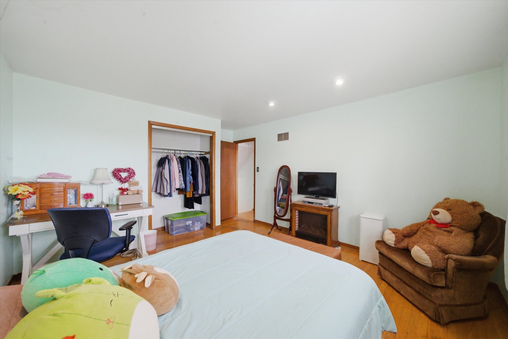 7705 80th Place Bridgeview, IL 60455 - Photo 16 of 29