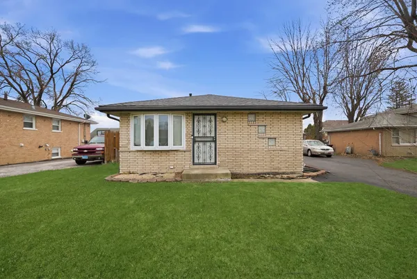 $290,000 | 7705 80th Place, Bridgeview, IL 60455