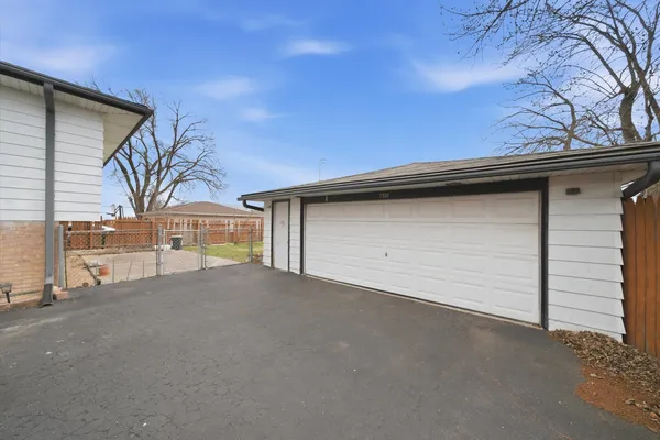 $290,000 | 7705 80th Place, Bridgeview, IL 60455