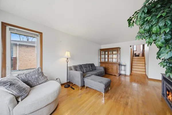 $290,000 | 7705 80th Place, Bridgeview, IL 60455