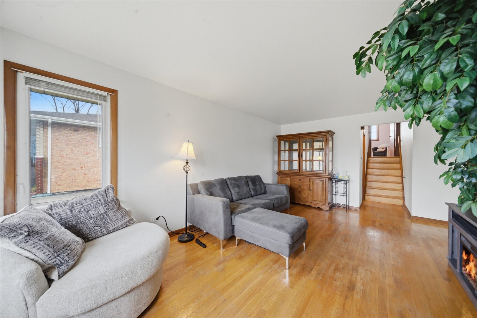 7705 80th Place Bridgeview, IL 60455 - Photo 4 of 29