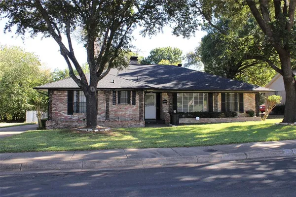$1,950 | 2730 King Cole Drive, Dallas, TX 75216