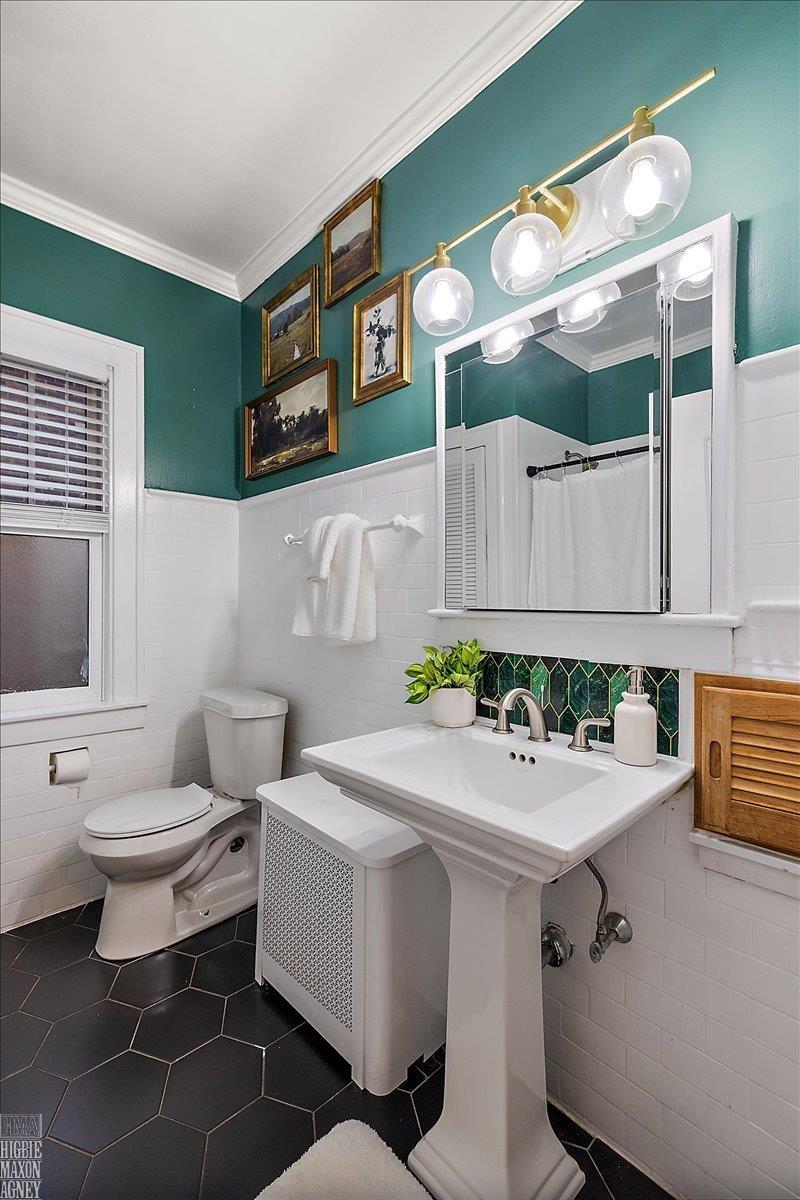 1433 Yorkshire Road Grosse Pointe, MI 48230 - Photo 17 of 35 50169989-fa943fee-2f21-4784-97fc-d0cc53874304.JPG
