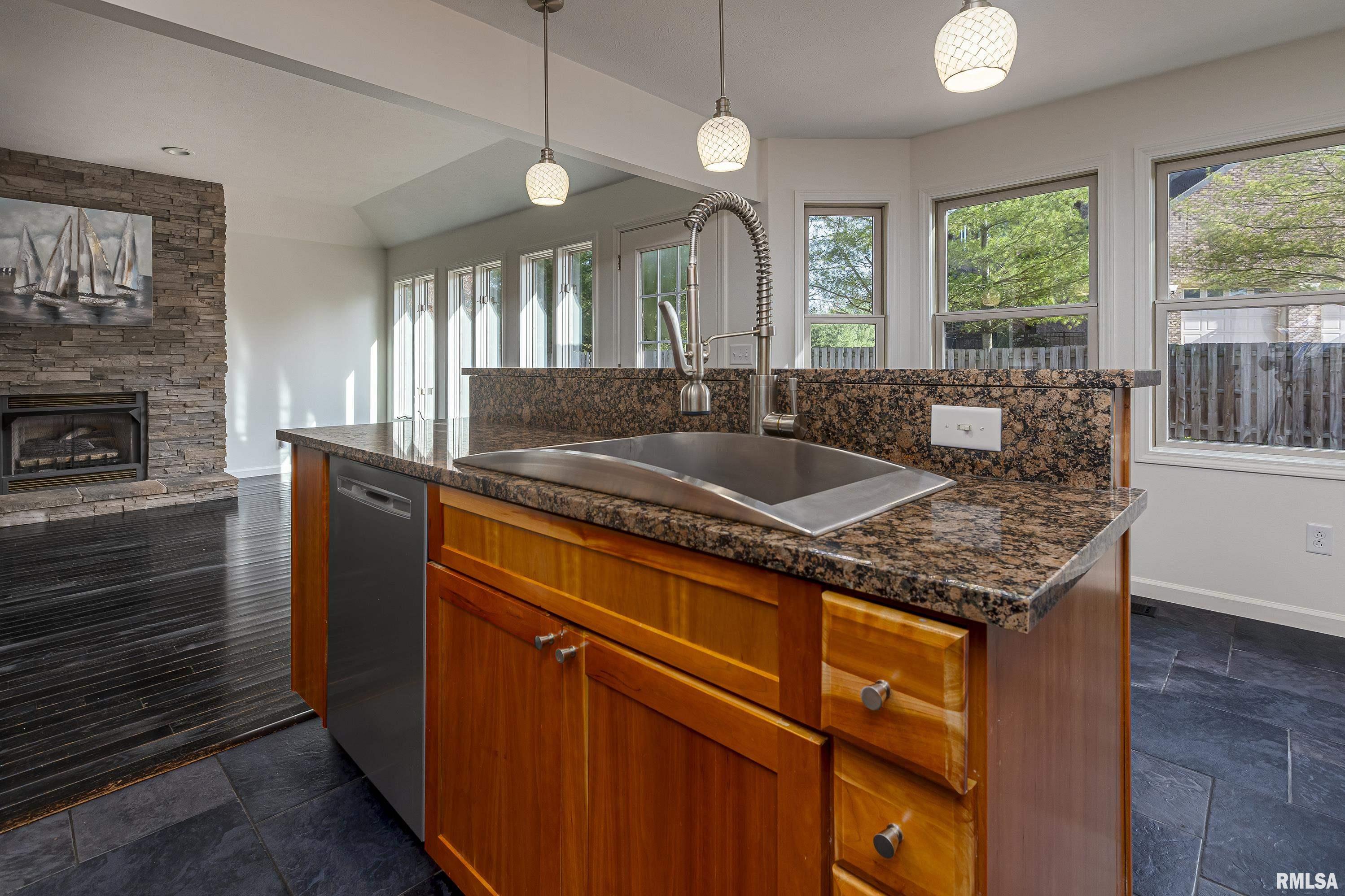 1403 South Fosse Road Marion, IL 62959 - Photo 13 of 39 Gallery Image 13