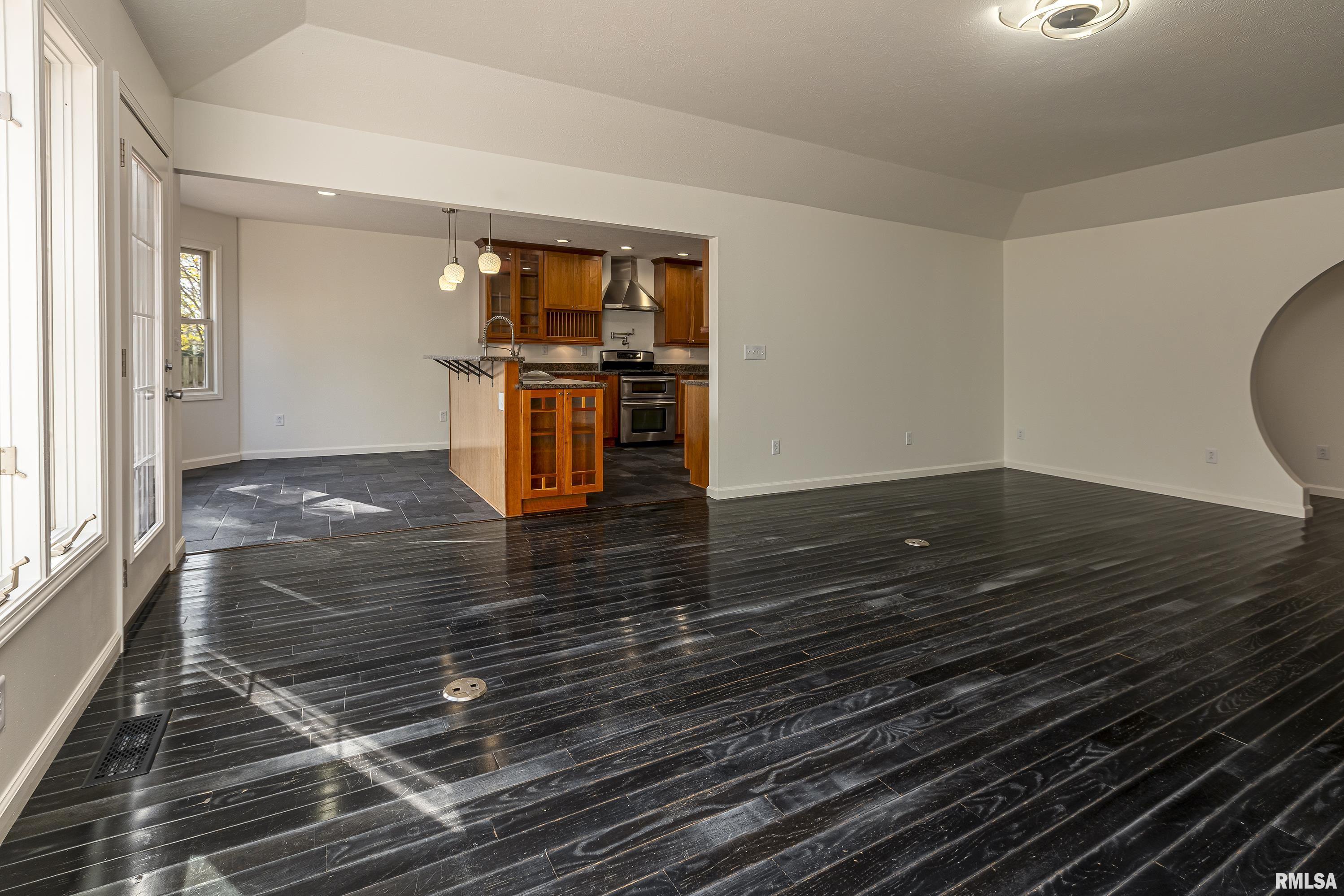1403 South Fosse Road Marion, IL 62959 - Photo 10 of 39 Gallery Image 10