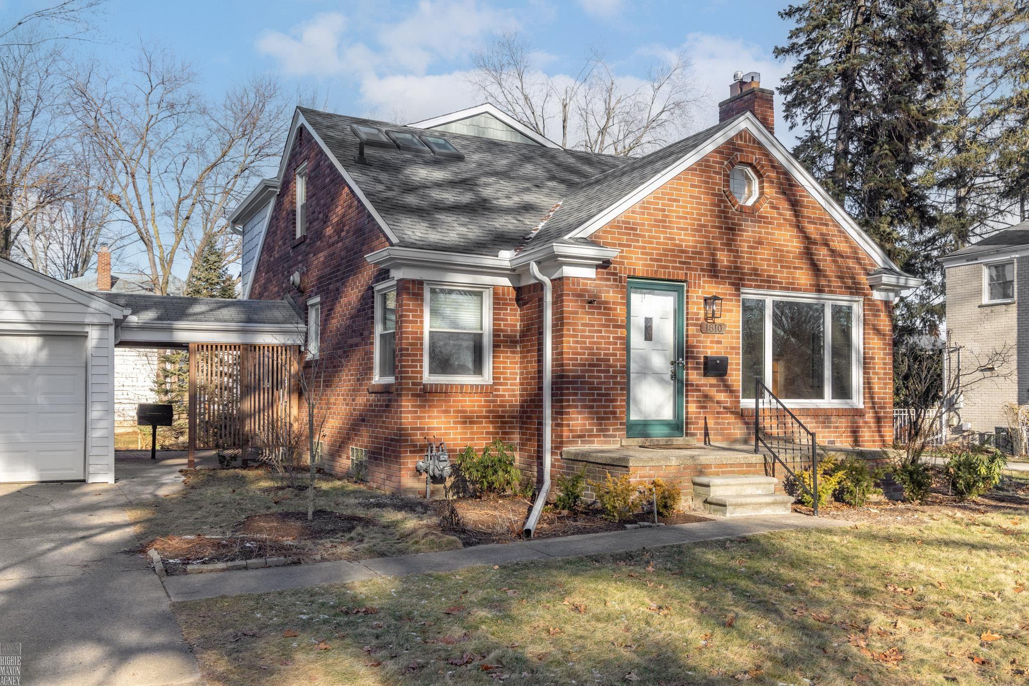 1810 Hawthorne Road Grosse Pointe, MI 48236 - Photo 35 of 43 50165648-e0e3e990-15d7-4665-a0f2-02421cecfaf3.JPG