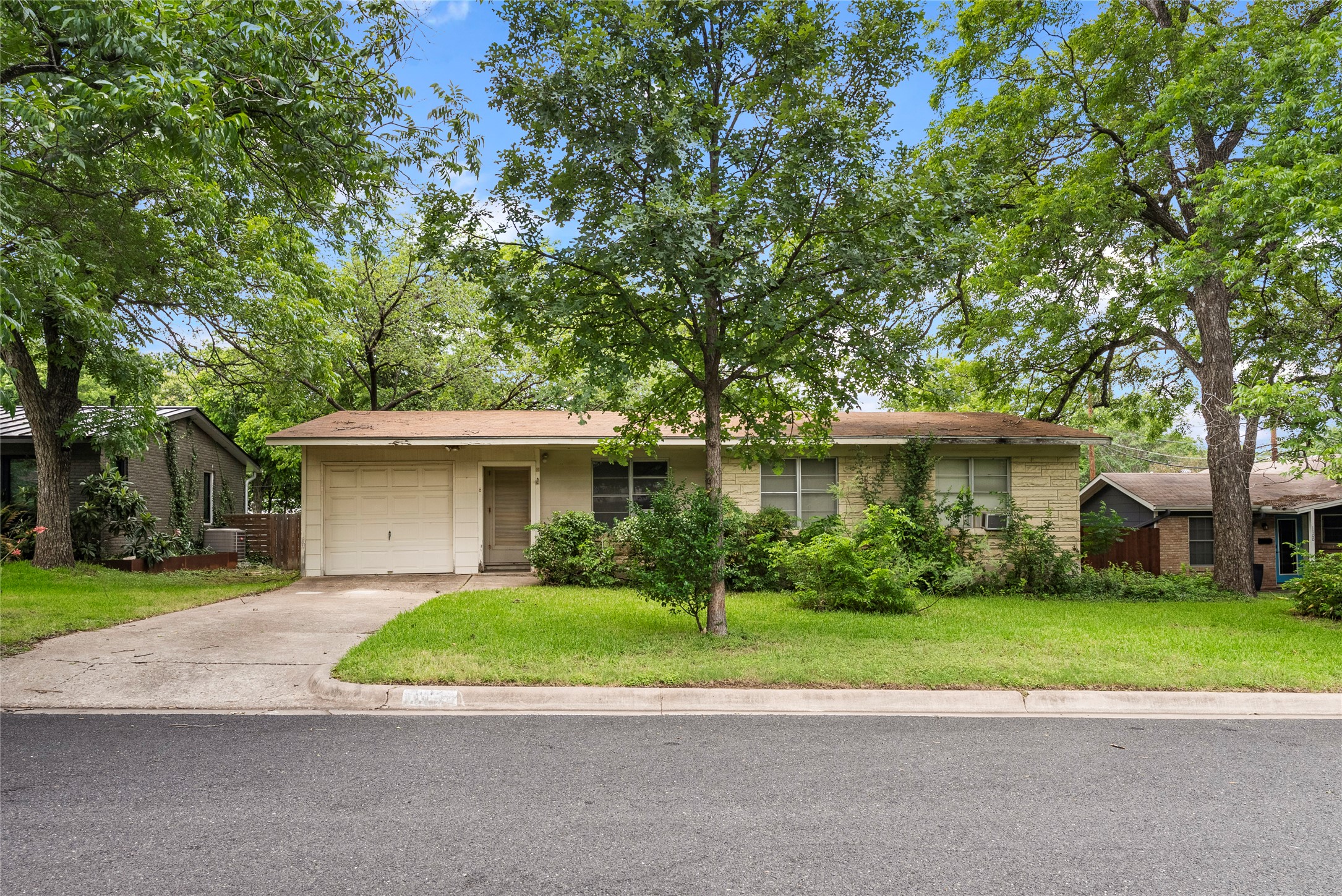 1102 Southwood Road Austin, TX 78704 - Photo 3 of 22