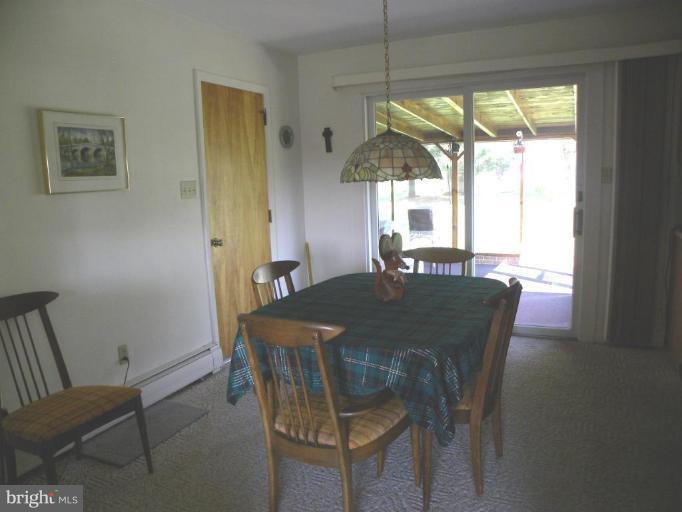 141 Greenleaf Road Chambersburg, PA 17202 - Photo 3 of 7 Dining Area