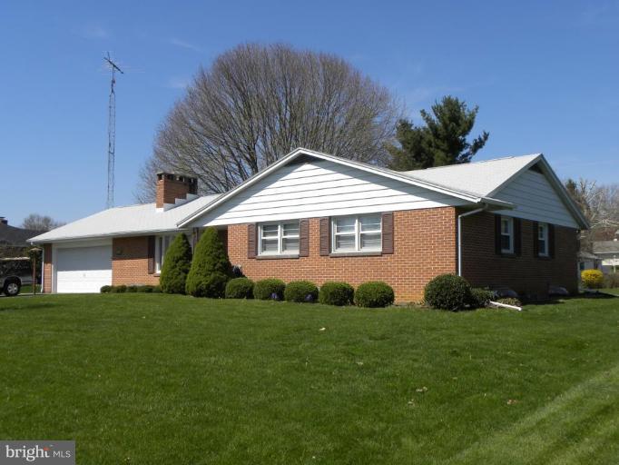 141 Greenleaf Road Chambersburg, PA 17202 - Photo 6 of 7 Exterior #2
