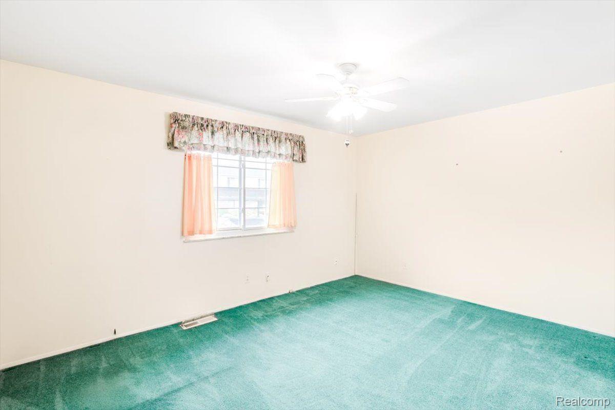 125 Cuttle Road, Unit 12 Marysville, MI 48040 - Photo 18 of 24