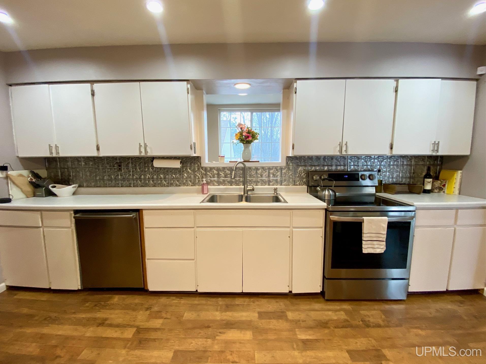 740 Willow Road Marquette, MI 49855 - Photo 10 of 67 Gallery Image 10