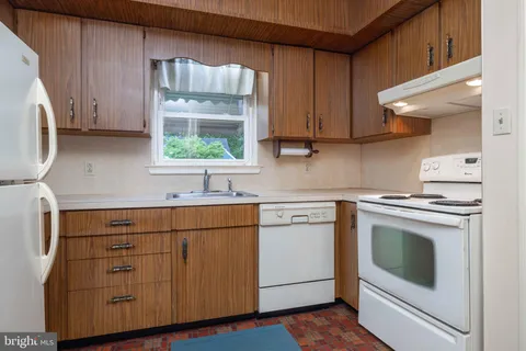 $379,999 | 4636 Bailey Drive, Wilmington, DE 19808