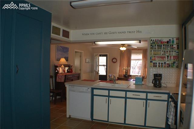2206 Coronado Road Pueblo, CO 81003 - Photo 13 of 31 Gallery Image 13