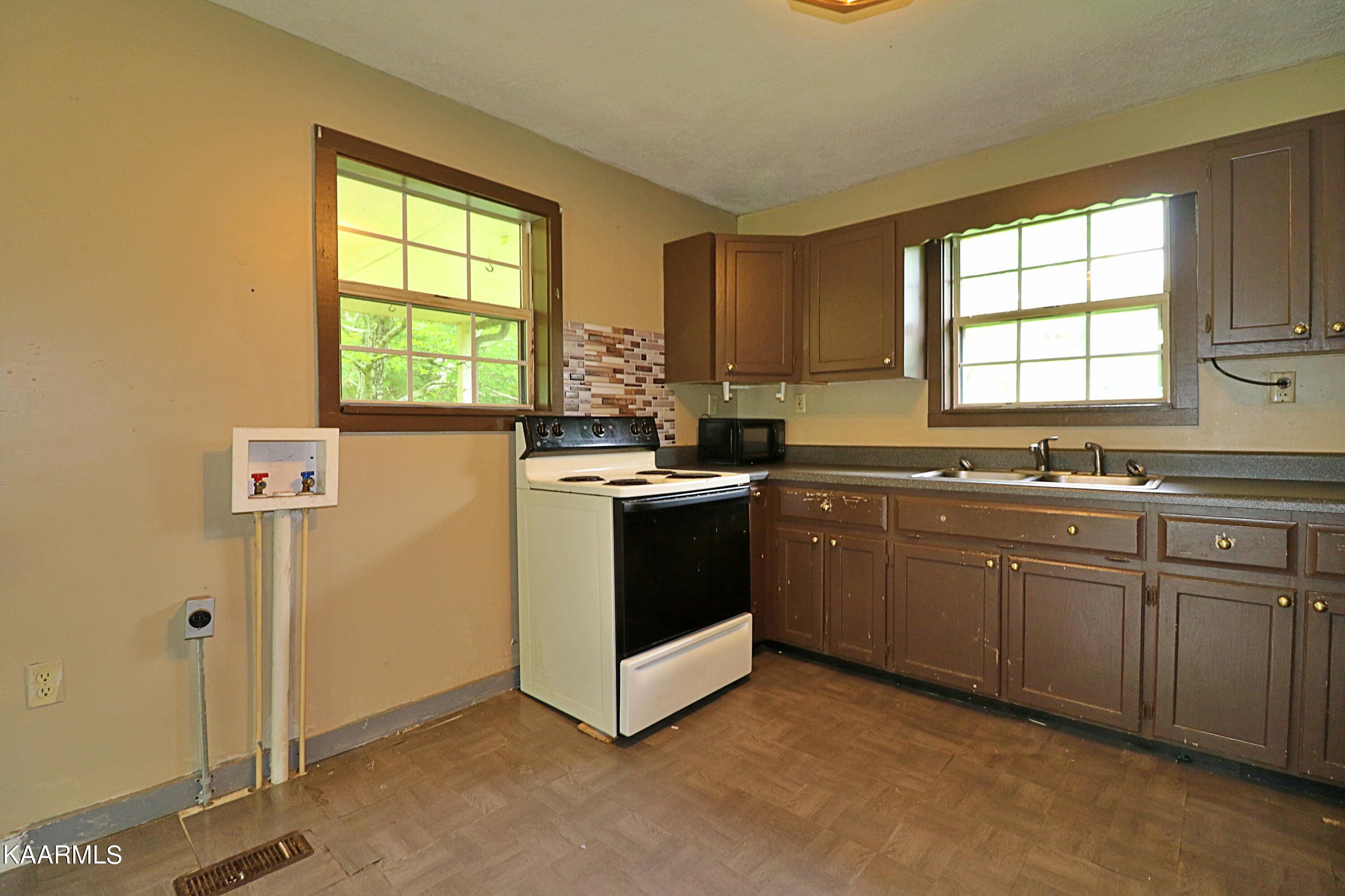 352 Simpson Road Helenwood, TN 37755 - Photo 13 of 32 094A3633