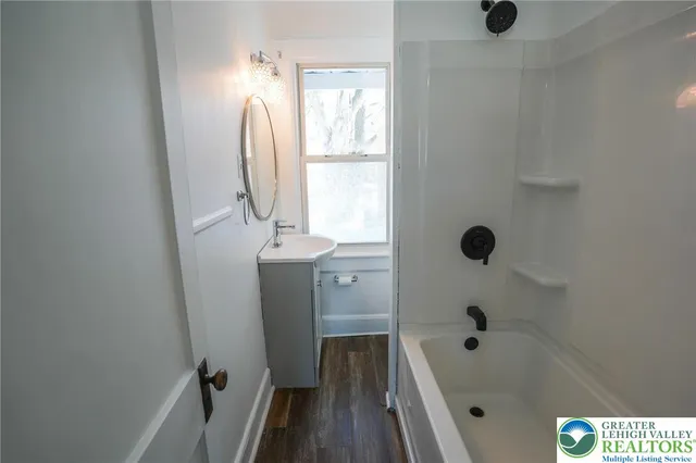 $1,600 | 256 Lehigh Avenue, Palmerton, PA 18071