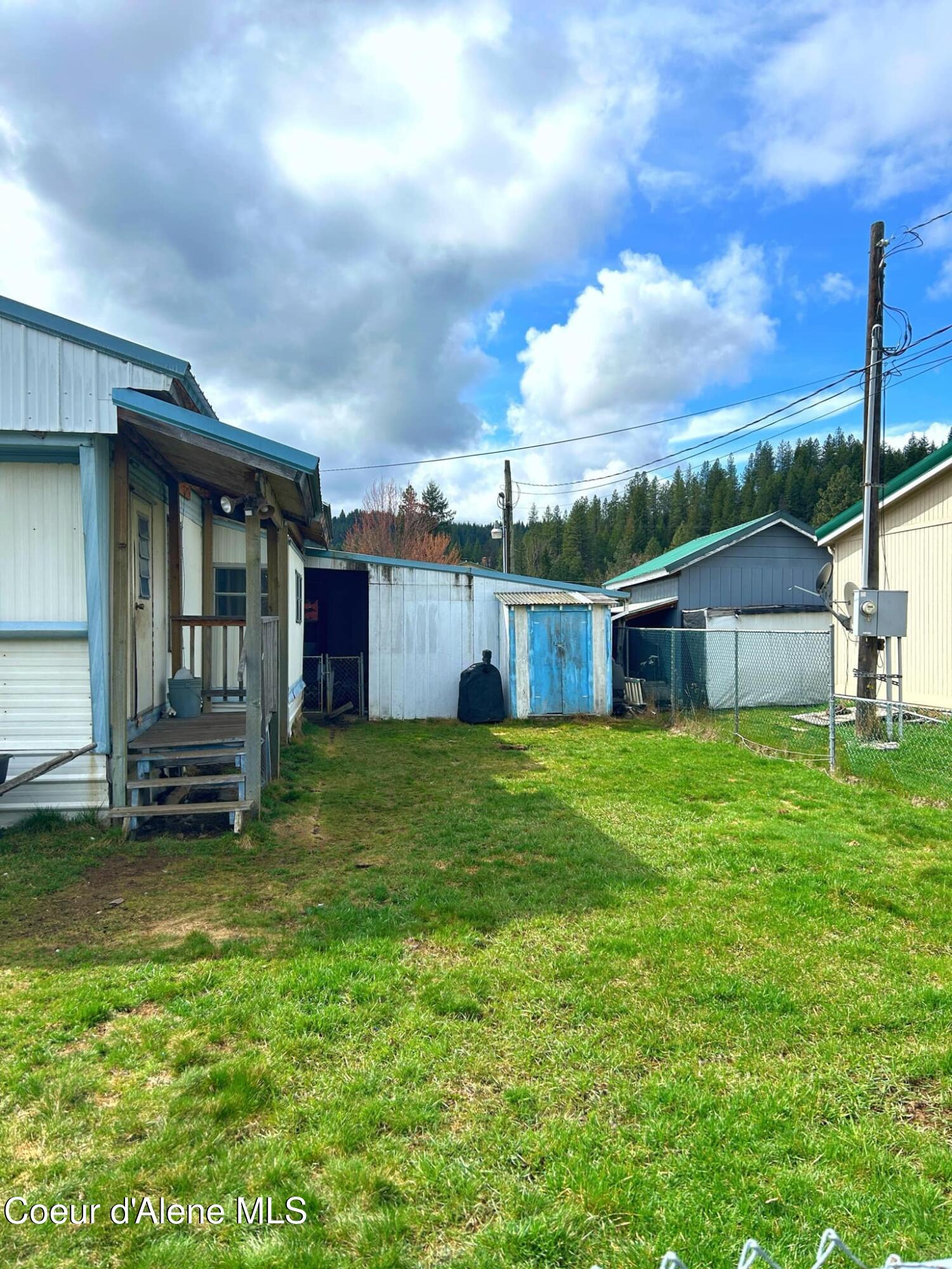 505 Wyoming Street Pinehurst, ID 83850 - Photo 4 of 27 3926aead-9828-455f-be72-eabdd604c6b4