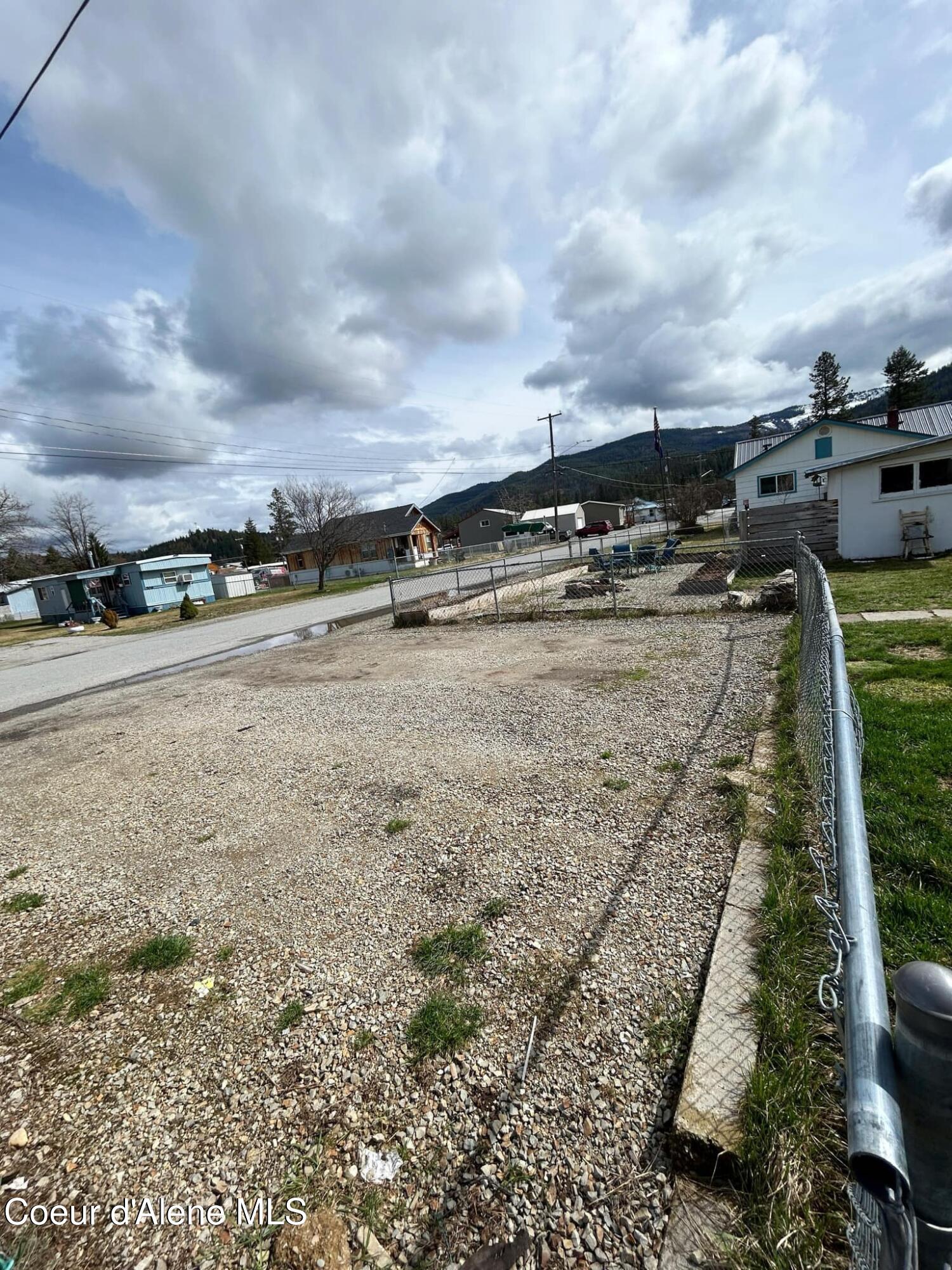 505 Wyoming Street Pinehurst, ID 83850 - Photo 6 of 27 c7d5a09c-5cab-40d3-a30b-45d460b0e829