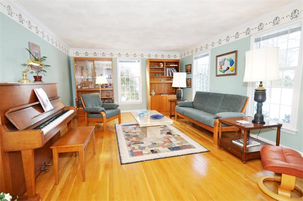 11 Old Mill Road Concord, MA 01742 - Photo 3 of 16 Gallery Image 3