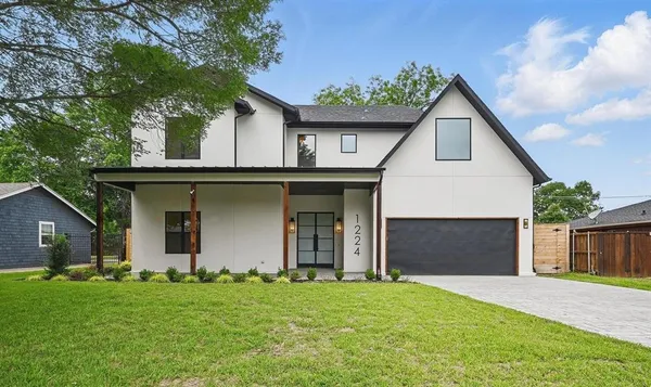 $1,000,000 | 1224 South Pine Street, Grapevine, TX 76051