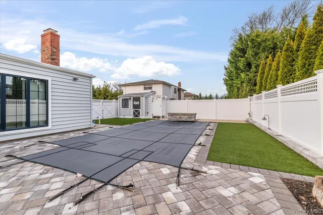 $1,400,000 | 320 Clearview Lane, Massapequa, NY 11758