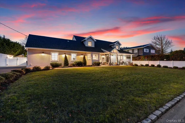 $1,400,000 | 320 Clearview Lane, Massapequa, NY 11758