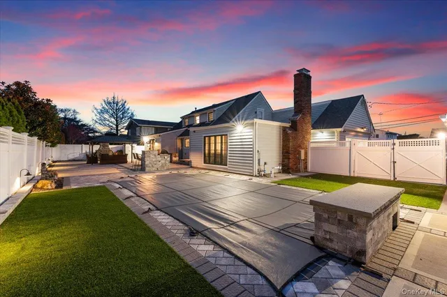 $1,400,000 | 320 Clearview Lane, Massapequa, NY 11758