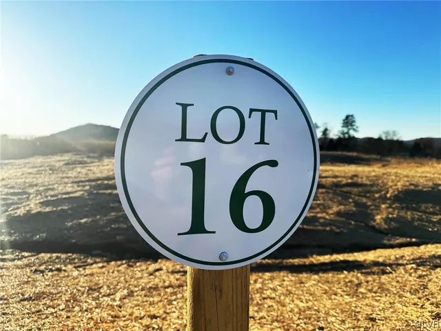 $600,000 | 2607 Saddleback Lane, Bethlehem, PA 18015