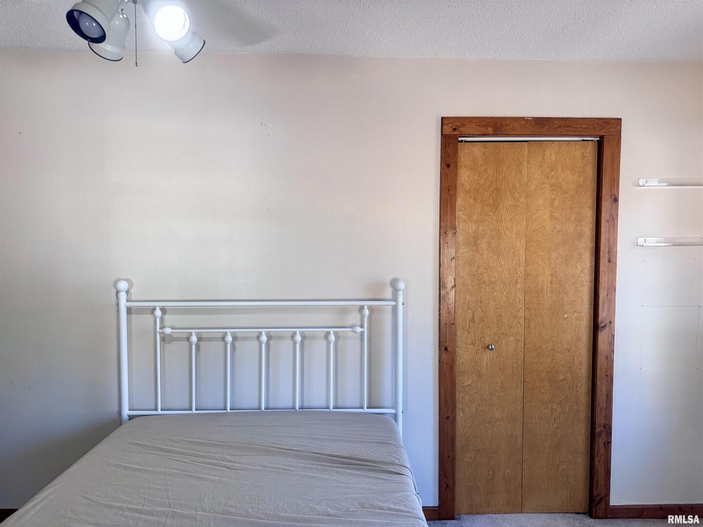2711 North 2nd Street Clinton, IA 52732 - Photo 18 of 24 a view of entryway with wooden floor