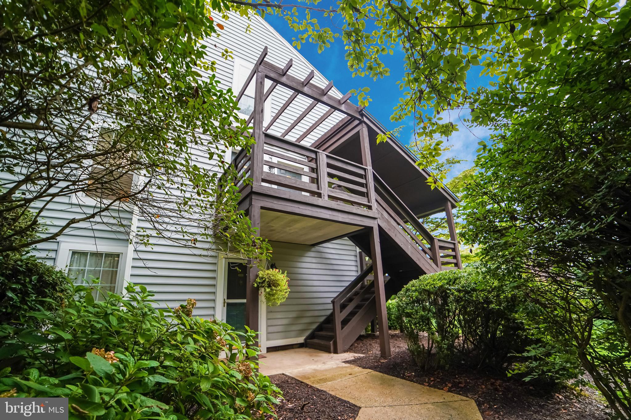 10095 Oakton Terrace Road Oakton, VA 22124 - Photo 2 of 32 Front of the Condo
