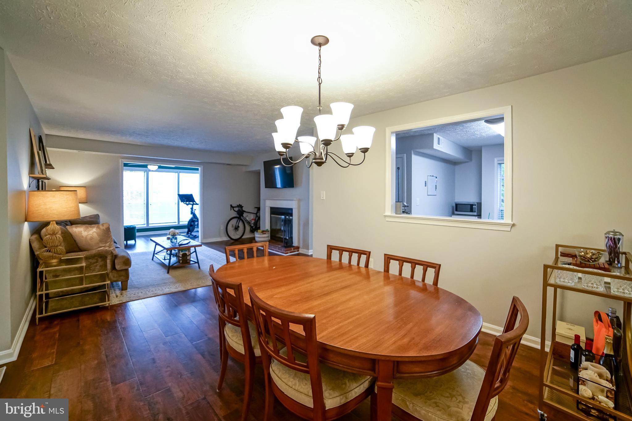 10095 Oakton Terrace Road Oakton, VA 22124 - Photo 11 of 32