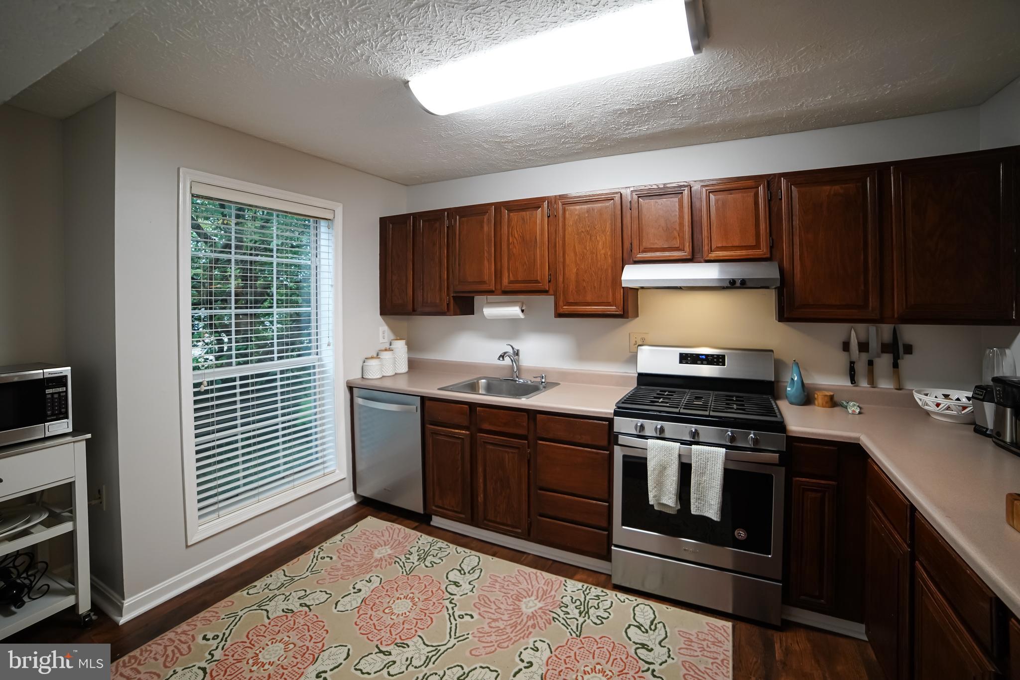 10095 Oakton Terrace Road Oakton, VA 22124 - Photo 13 of 32