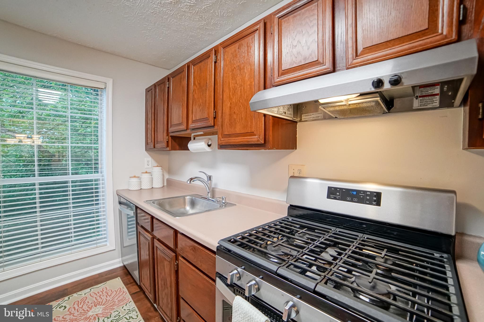 10095 Oakton Terrace Road Oakton, VA 22124 - Photo 15 of 32