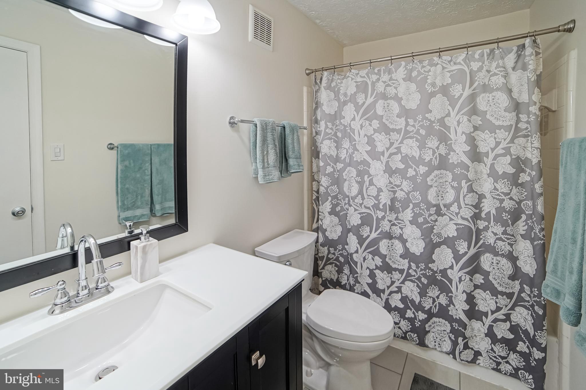 10095 Oakton Terrace Road Oakton, VA 22124 - Photo 31 of 32