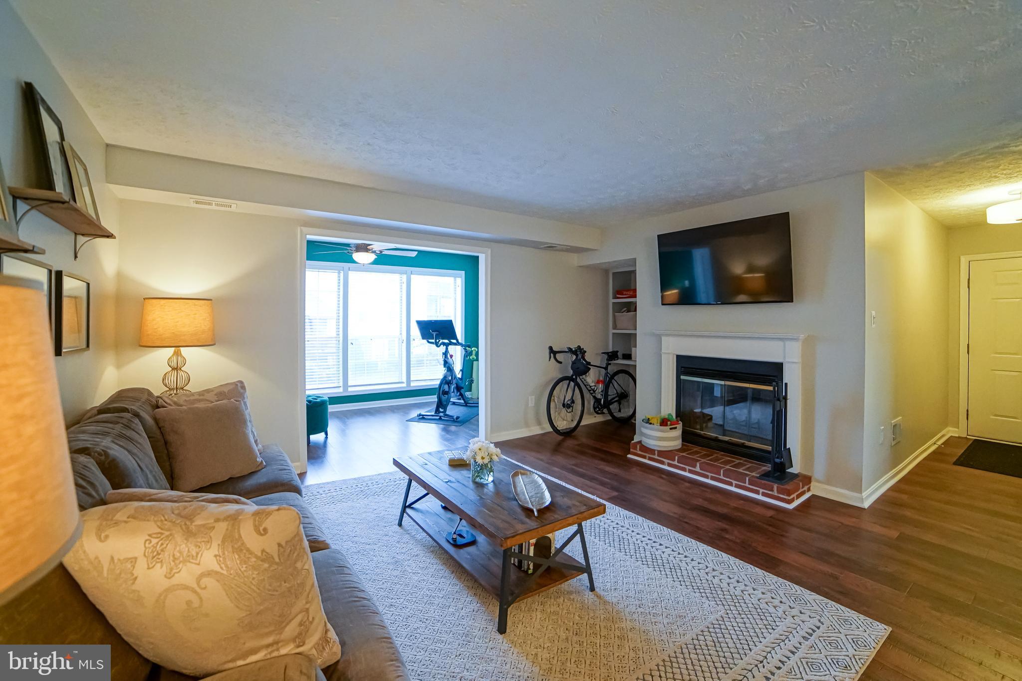 10095 Oakton Terrace Road Oakton, VA 22124 - Photo 7 of 32